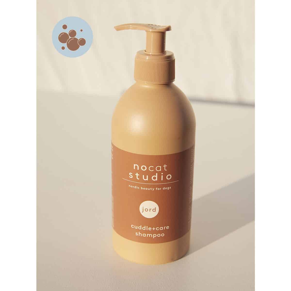 Luonnonmukainen koiran shampoo Nocat Studio.