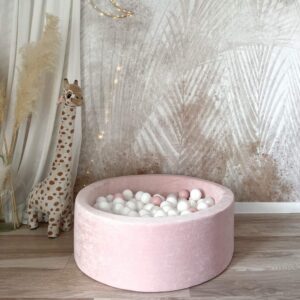 Pallomeri sametti puuteripinkki, valitse pallovärit ja koko! Monio