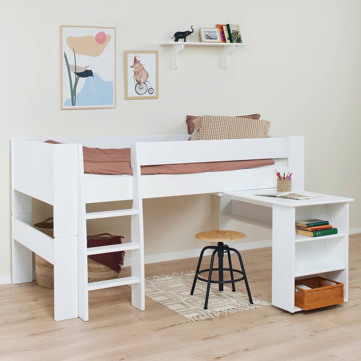 Hoppekids Pure puolikorkea sänky työpöydällä 90×200